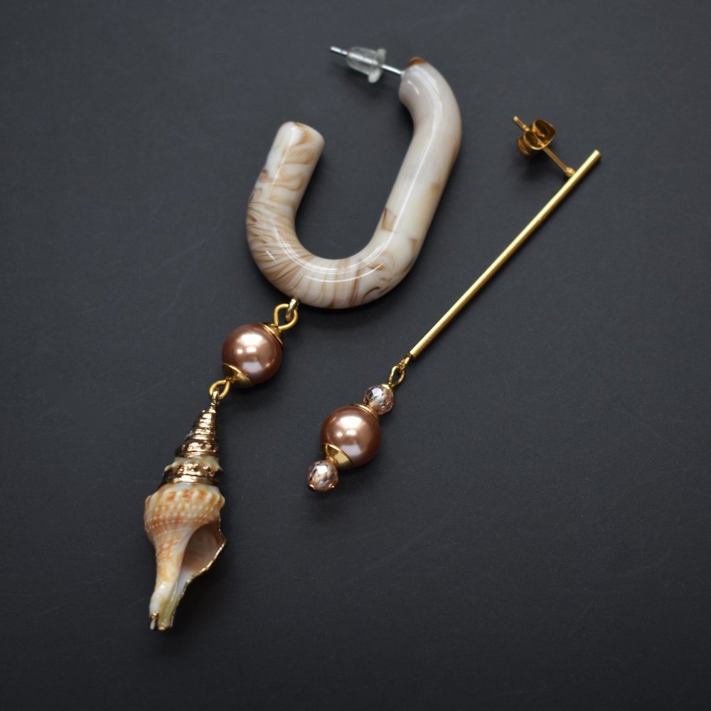 Mismatched asymmetrical earrings dangle, peachy pearl and sea shell earrings